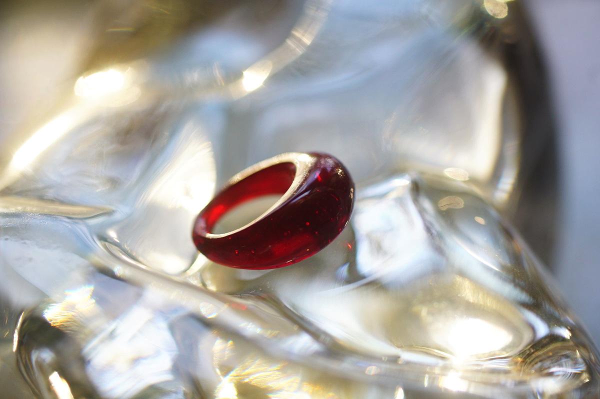 Circle of Life ～ 永遠の赤 / 再生の輪 ～ ラフォルム ガラスジュエリー ガラスアクセサリー