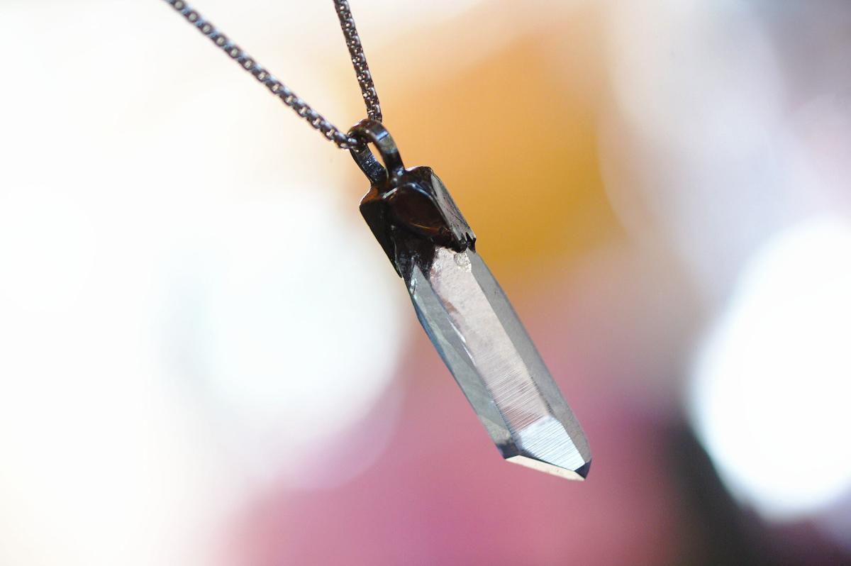 The Natural Harmony ～ 思い出を繋ぐ水晶ペンダント ～ ラフォルム ガラスジュエリー ガラスアクセサリー