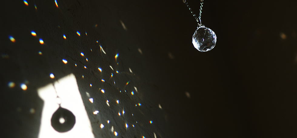 サンキャッチャーペンダント ～ 幻の銀水晶 ～ ラフォルム ガラスジュエリー ガラスアクセサリー