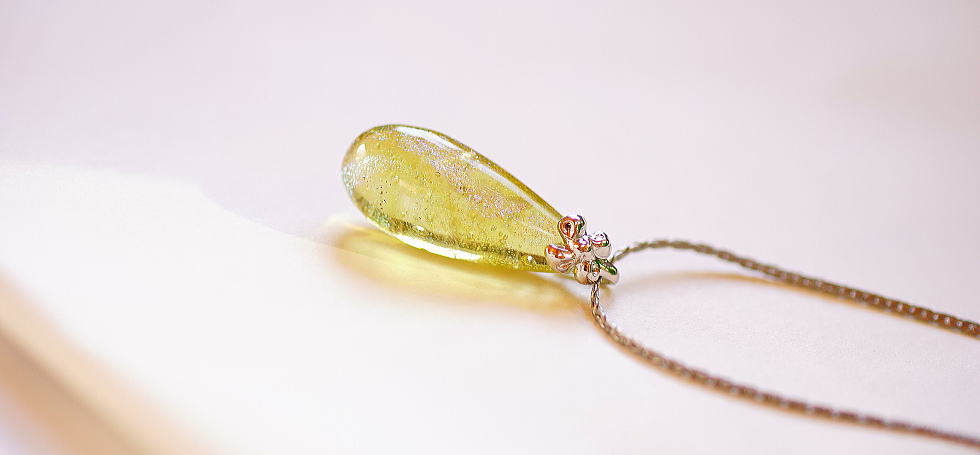 Dichroic amber drop ～ 琥珀色の涙 ～ ラフォルム ガラスジュエリー ガラスアクセサリー