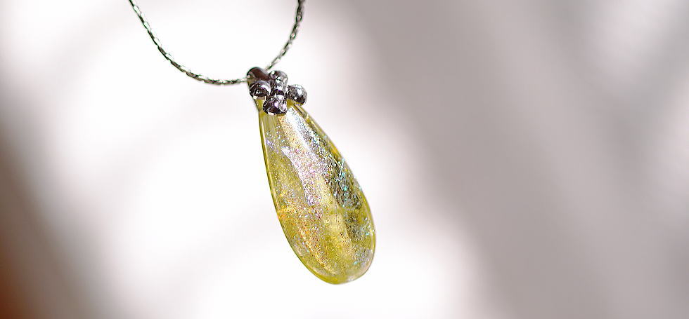 Dichroic amber drop ～ 琥珀色の涙 ～ ラフォルム ガラスジュエリー ガラスアクセサリー