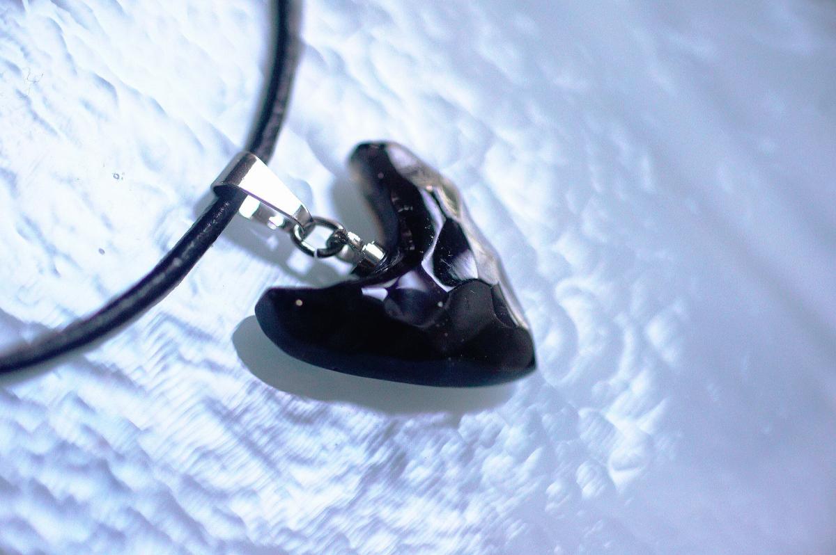 Eternal Edge ～ 永遠の刃 ～ ラフォルム ガラスジュエリー ガラスアクセサリー