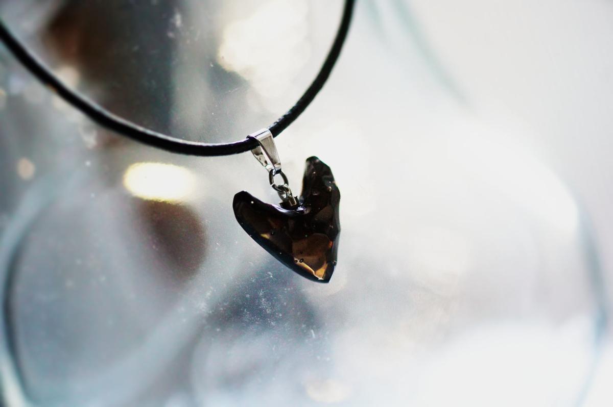 Eternal Edge ～ 永遠の刃 ～ ラフォルム ガラスジュエリー ガラスアクセサリー