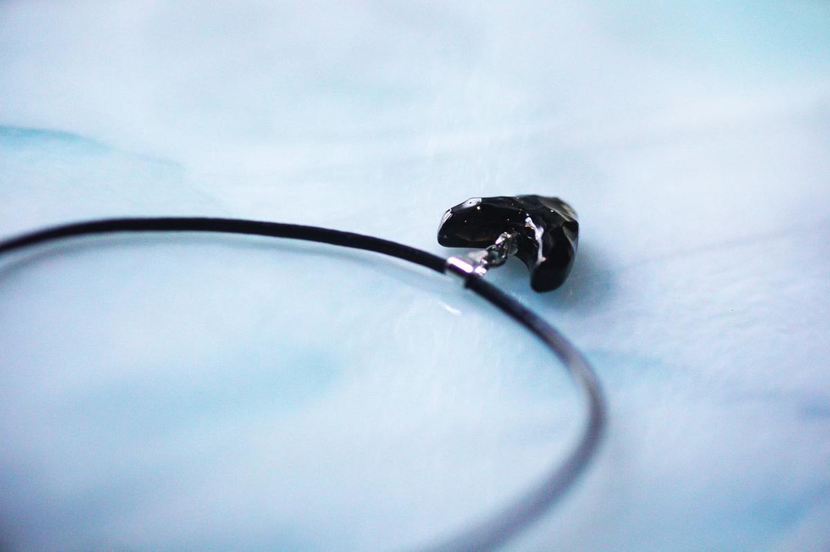 Eternal Edge ～ 永遠の刃 ～ ラフォルム ガラスジュエリー ガラスアクセサリー