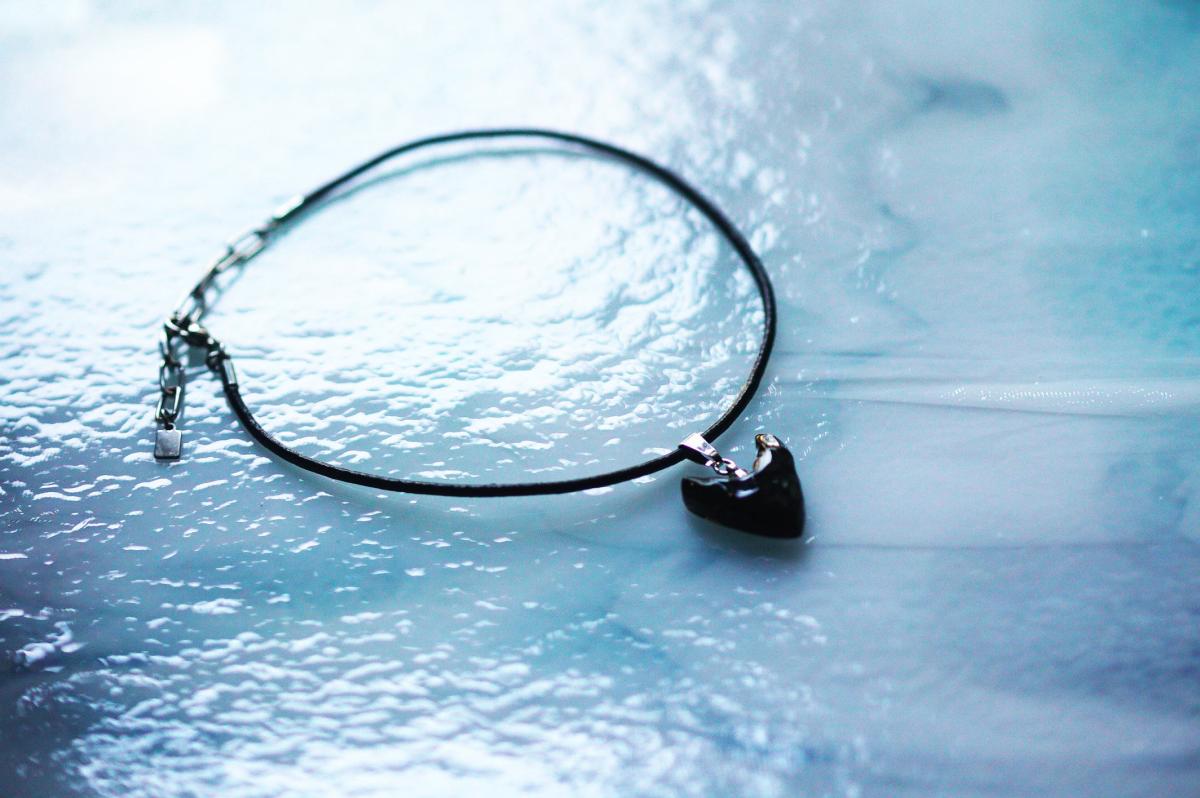 Eternal Edge ～ 永遠の刃 ～ ラフォルム ガラスジュエリー ガラスアクセサリー