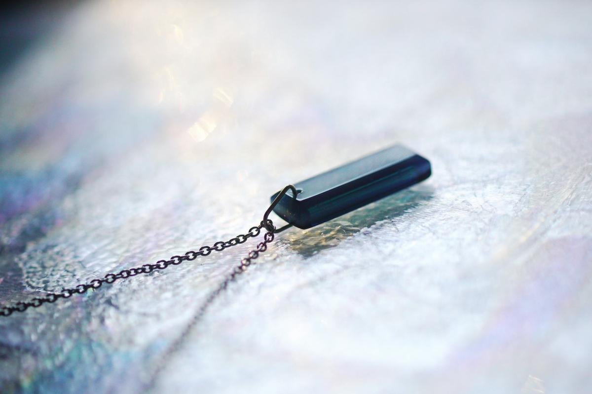 群青 ～ In the innocent world / rectangle ～ ラフォルム ガラスジュエリー ガラスアクセサリー