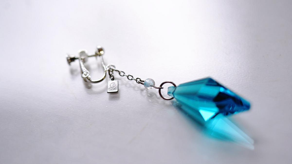 Standard Dreamblue / ターコイズブルー(片耳用イヤリング・ビーズ付き) ラフォルム ガラスジュエリー ガラスアクセサリー