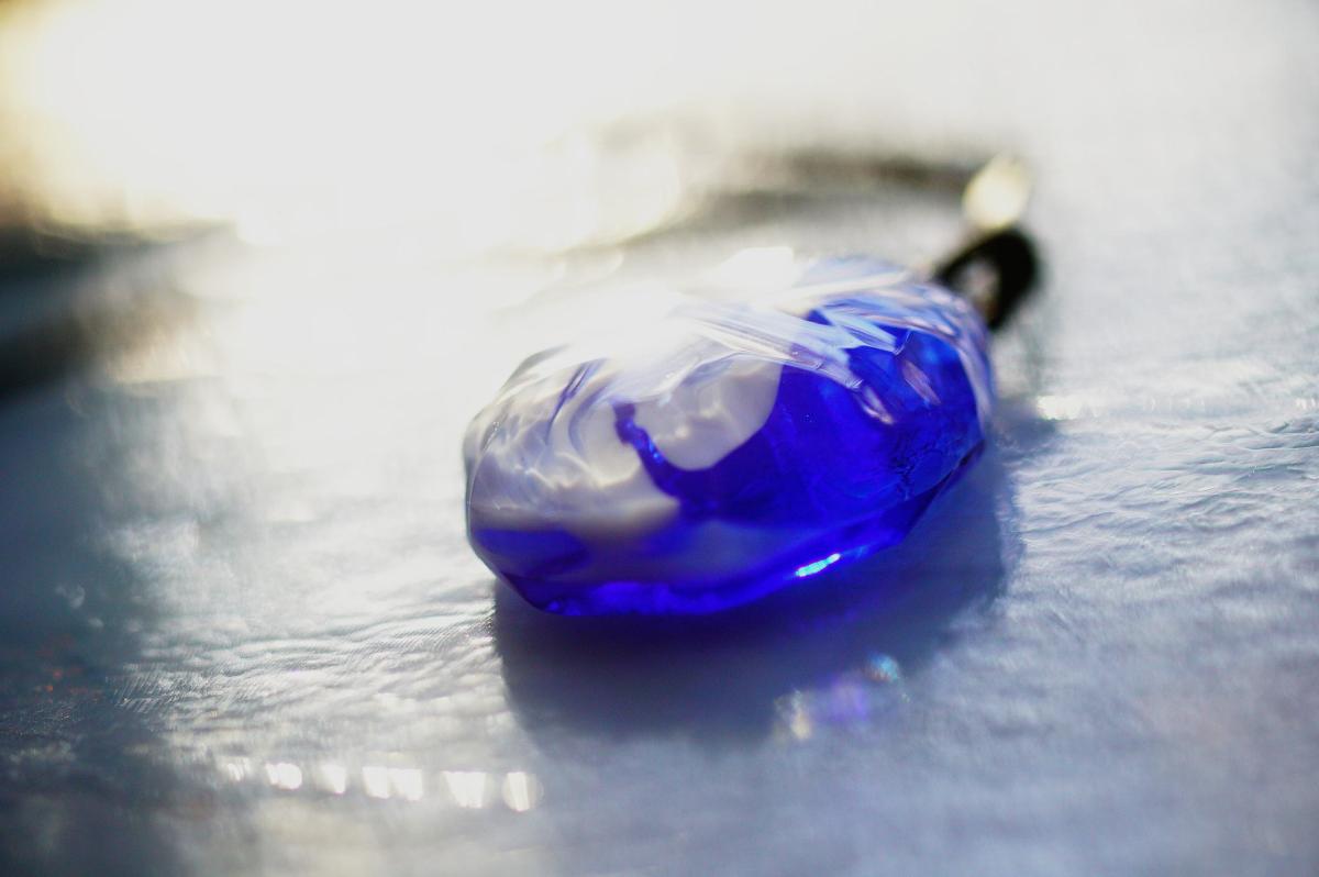 海を駆ける白馬 ～ Waves of the White Horse ～ ラフォルム ガラスジュエリー ガラスアクセサリー