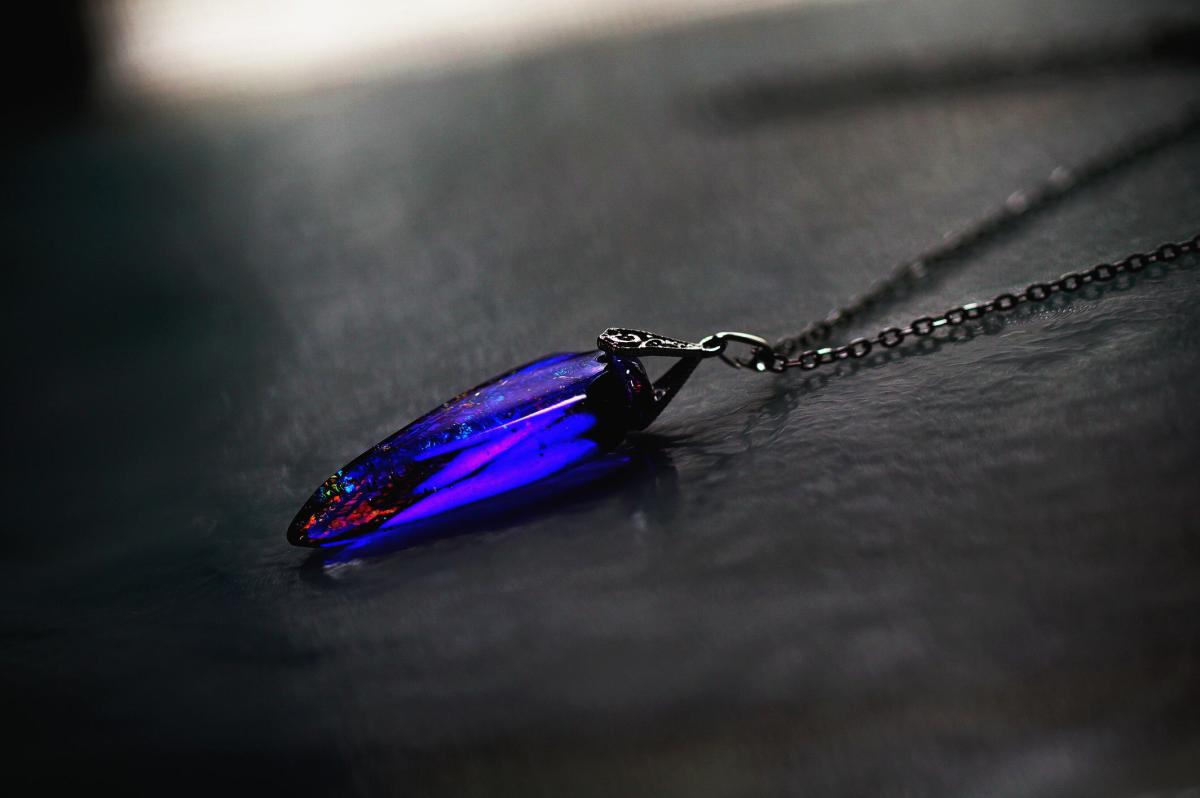 Arrowhead emblem ～ 静寂 ～ ラフォルム ガラスジュエリー ガラスアクセサリー