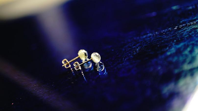 Mysterious of midnight / キャッチ式ピアス