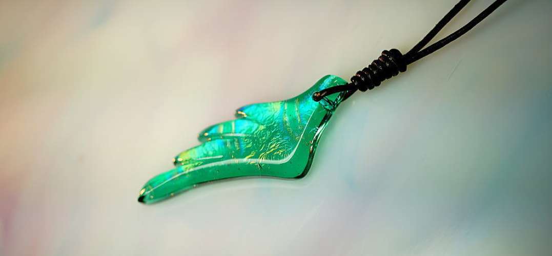 Malachite wing ラフォルム ガラスジュエリー ガラスアクセサリー