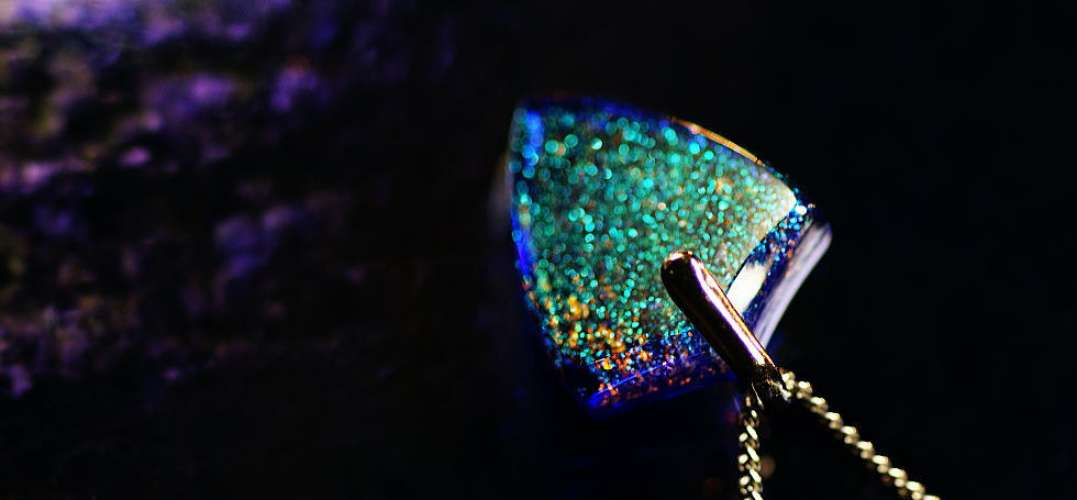 Dichroic blue emblem ラフォルム ガラスジュエリー ガラスアクセサリー