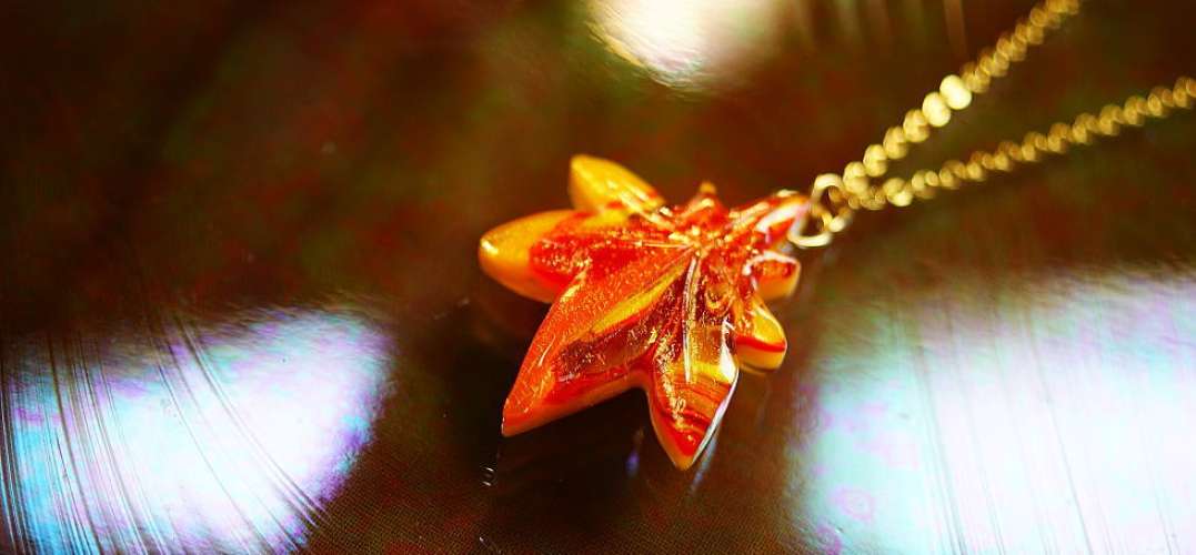 華紅葉 / ペンダント ~ 彩椛(いろどりもみじ) ~