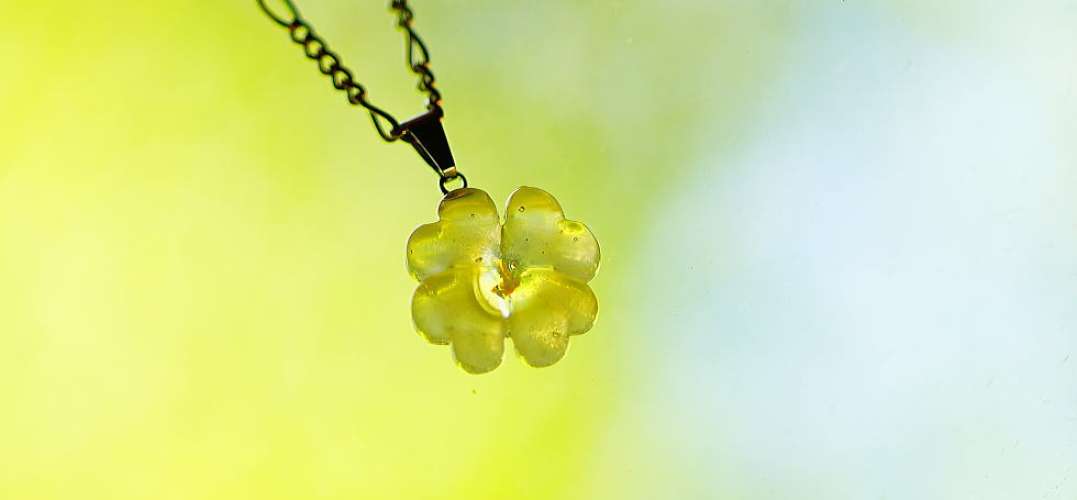 Morning mist clover ラフォルム ガラスジュエリー ガラスアクセサリー
