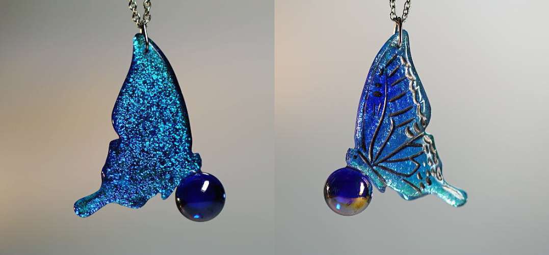 Rest the wings of the dichroic glass. ラフォルム ガラスジュエリー ガラスアクセサリー