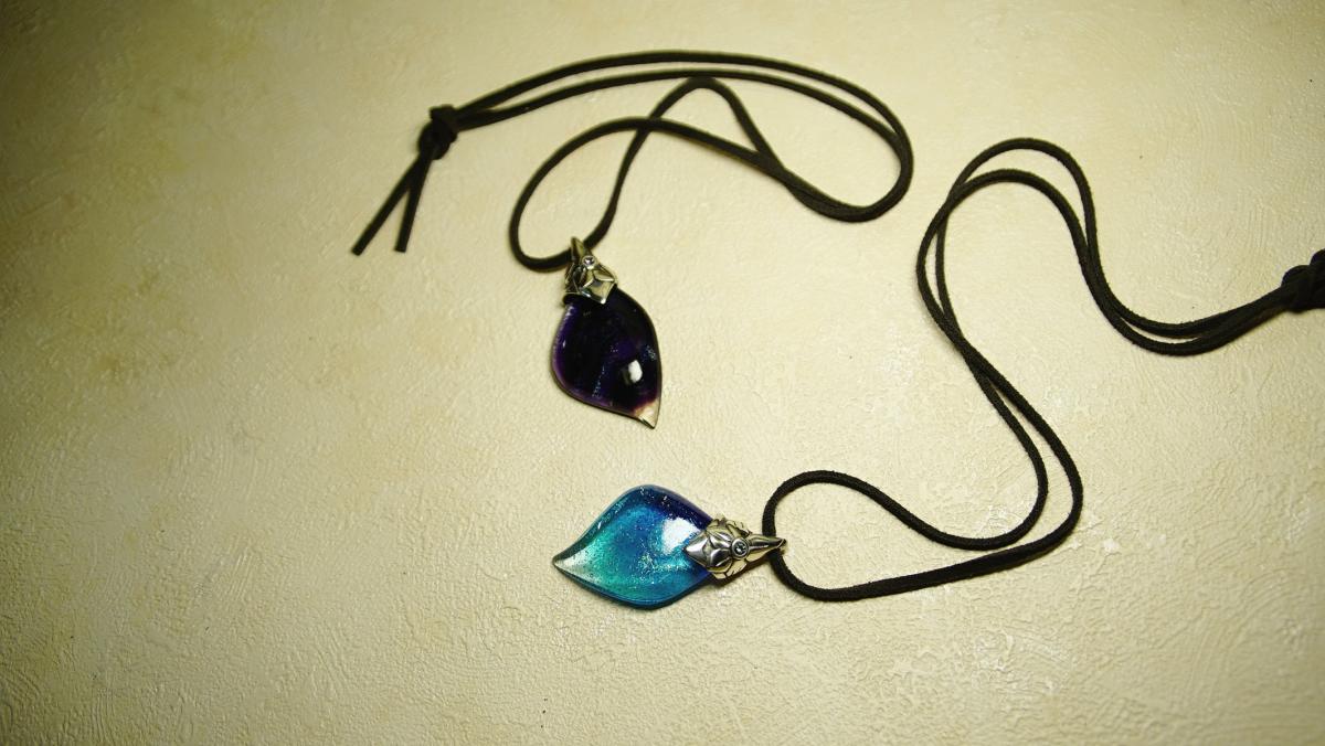 フラワーエンジェル ～ Collaborate glass leaf / Purple ～ ラフォルム ガラスジュエリー ガラスアクセサリー