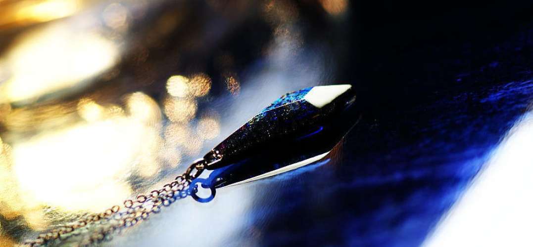 Sparkle blue diamond ～ 大宇宙のオーロラ ～ ラフォルム ガラスジュエリー ガラスアクセサリー
