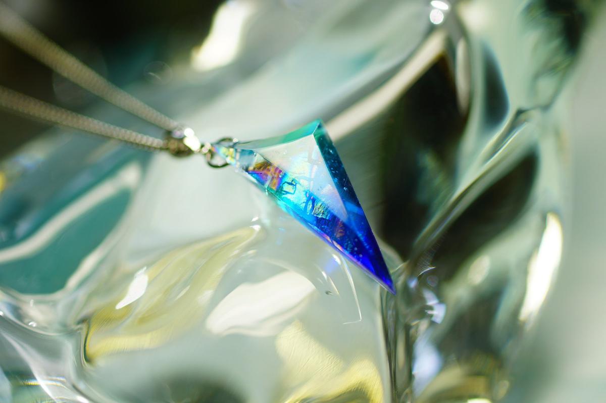 Arrowhead of mysterious ～ Blue gradation ～ ラフォルム ガラスジュエリー ガラスアクセサリー