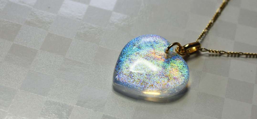 Excellent dichroic heart ラフォルム ガラスジュエリー ガラスアクセサリー