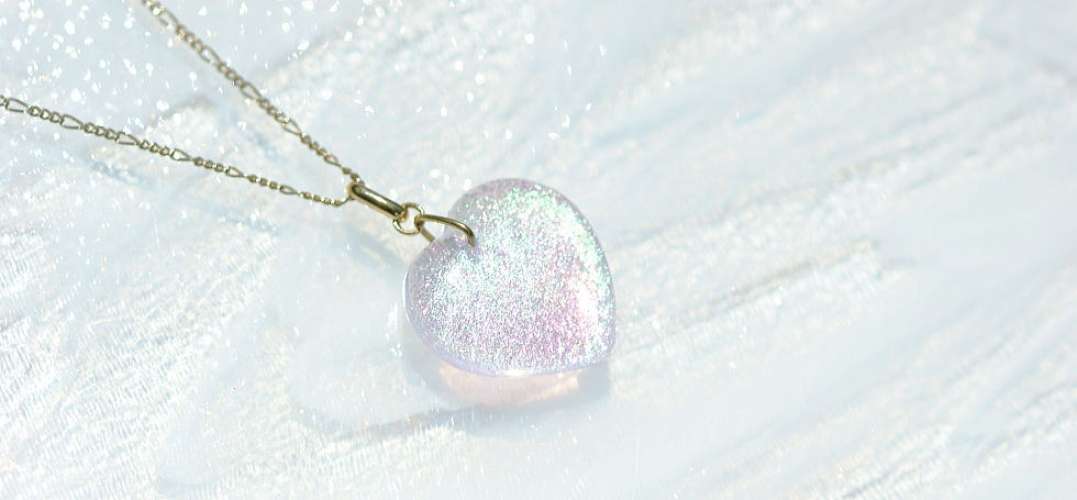 Gentle dichroic heart ラフォルム ガラスジュエリー ガラスアクセサリー