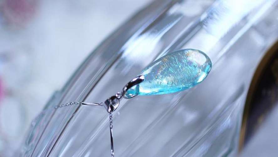 Aqua drop ～ 珊瑚の海 ～ ラフォルム ガラスジュエリー ガラスアクセサリー