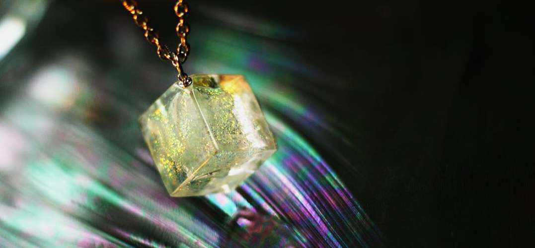 Sparkling cube ラフォルム ガラスジュエリー ガラスアクセサリー