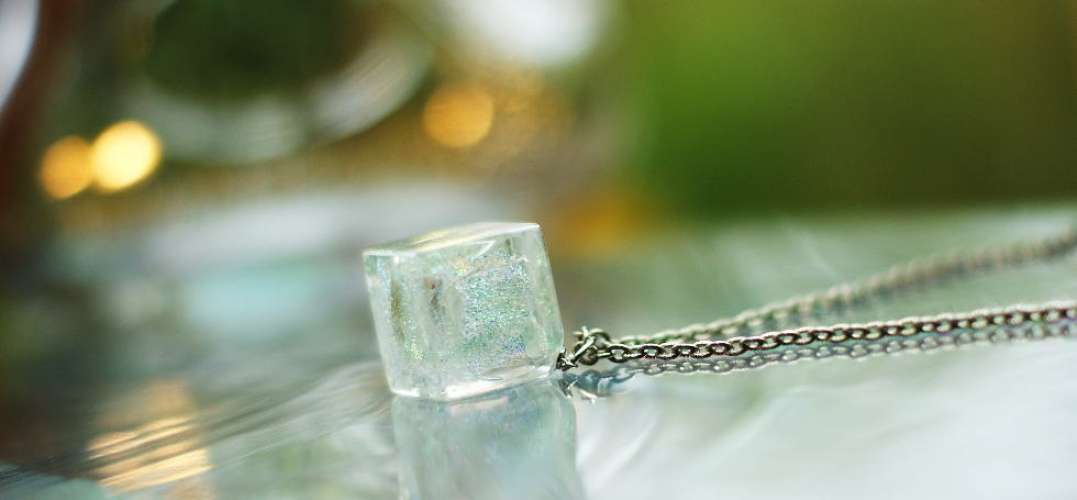 Sparkling cube ラフォルム ガラスジュエリー ガラスアクセサリー