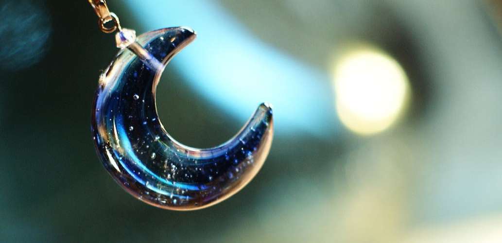 Crescent ～ 魅惑の蒼い月 ～ ラフォルム ガラスジュエリー ガラスアクセサリー