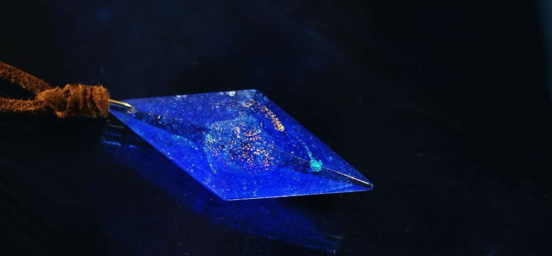 Dreamblue ～ Rhombic luminous galaxy ～ ラフォルム ガラスジュエリー ガラスアクセサリー