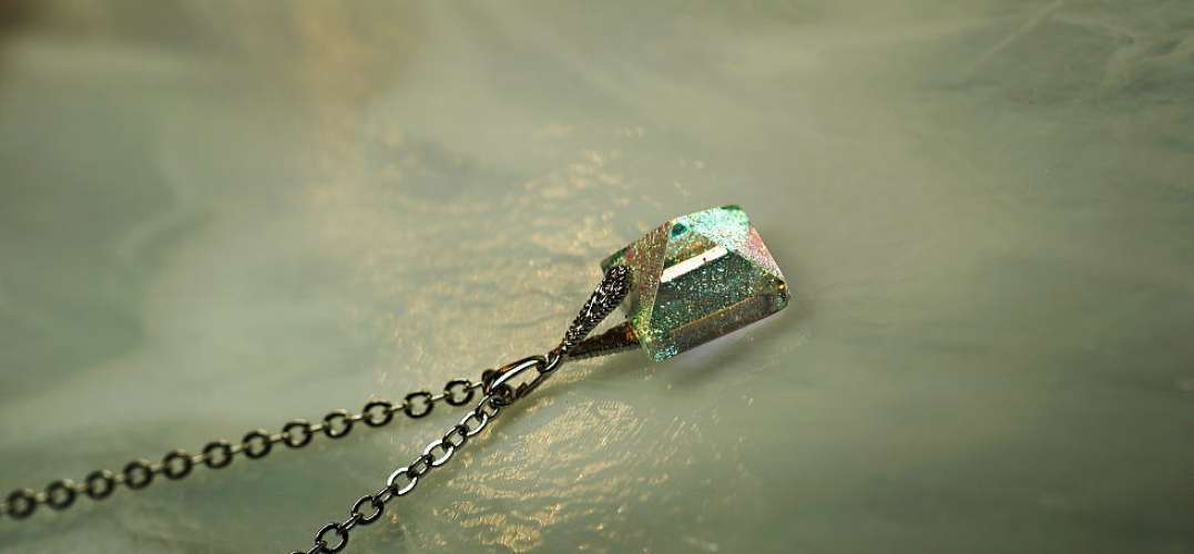 Pyramid Jewel ラフォルム ガラスジュエリー ガラスアクセサリー