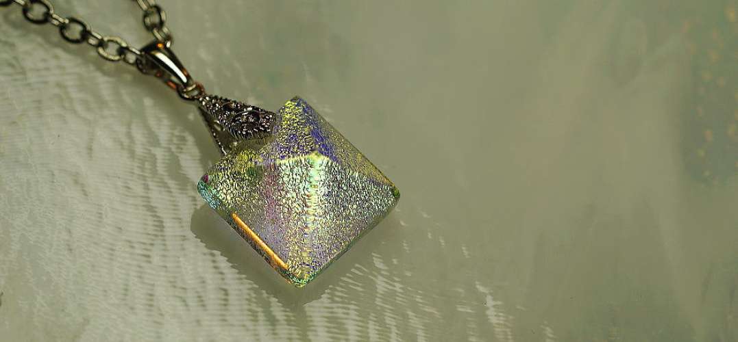 Pyramid Jewel ラフォルム ガラスジュエリー ガラスアクセサリー