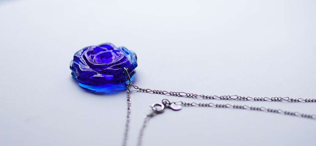 魅惑のBLUE ROSE ～ 貴婦人 ～ ラフォルム ガラスジュエリー ガラスアクセサリー