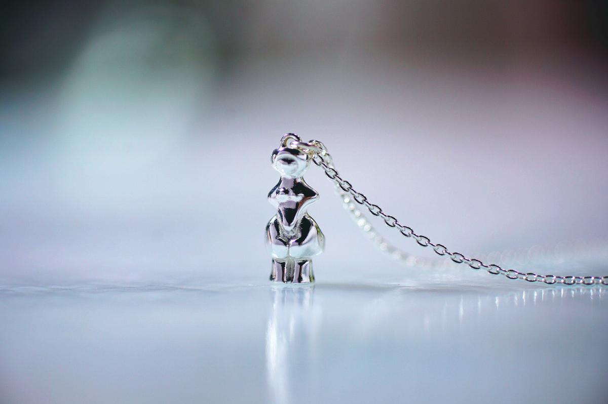 国宝土偶ミニチュアシリーズ ～ 「縄文のビーナス(®第4638656号)」 / ペンダント(Silver925・Takashiyama Limited Premium Edition) ～ ラフォルム ガラスジュエリー ガラスアクセサリー