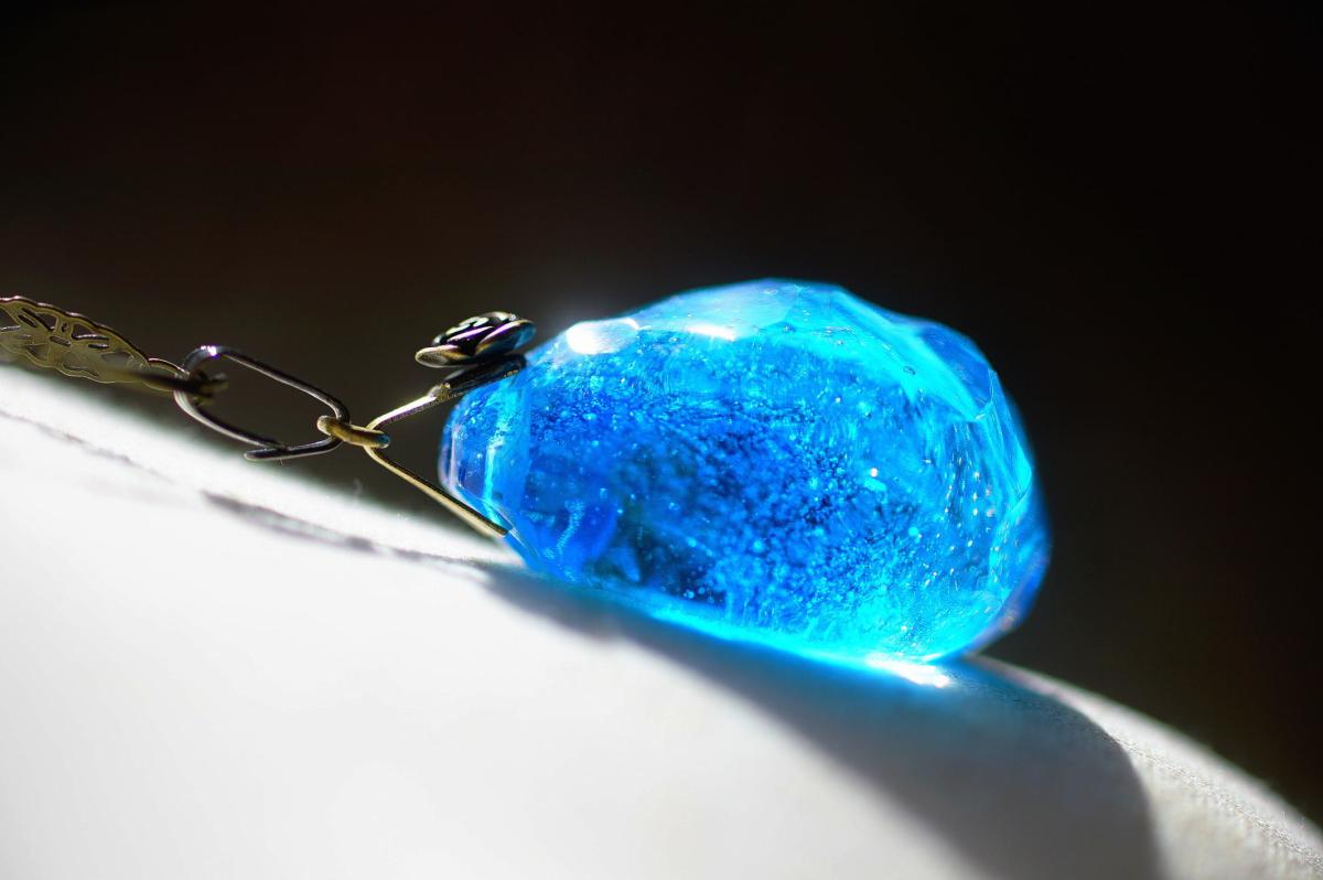 水の誕生 ～ 時雫の結晶 ～ ラフォルム ガラスジュエリー ガラスアクセサリー