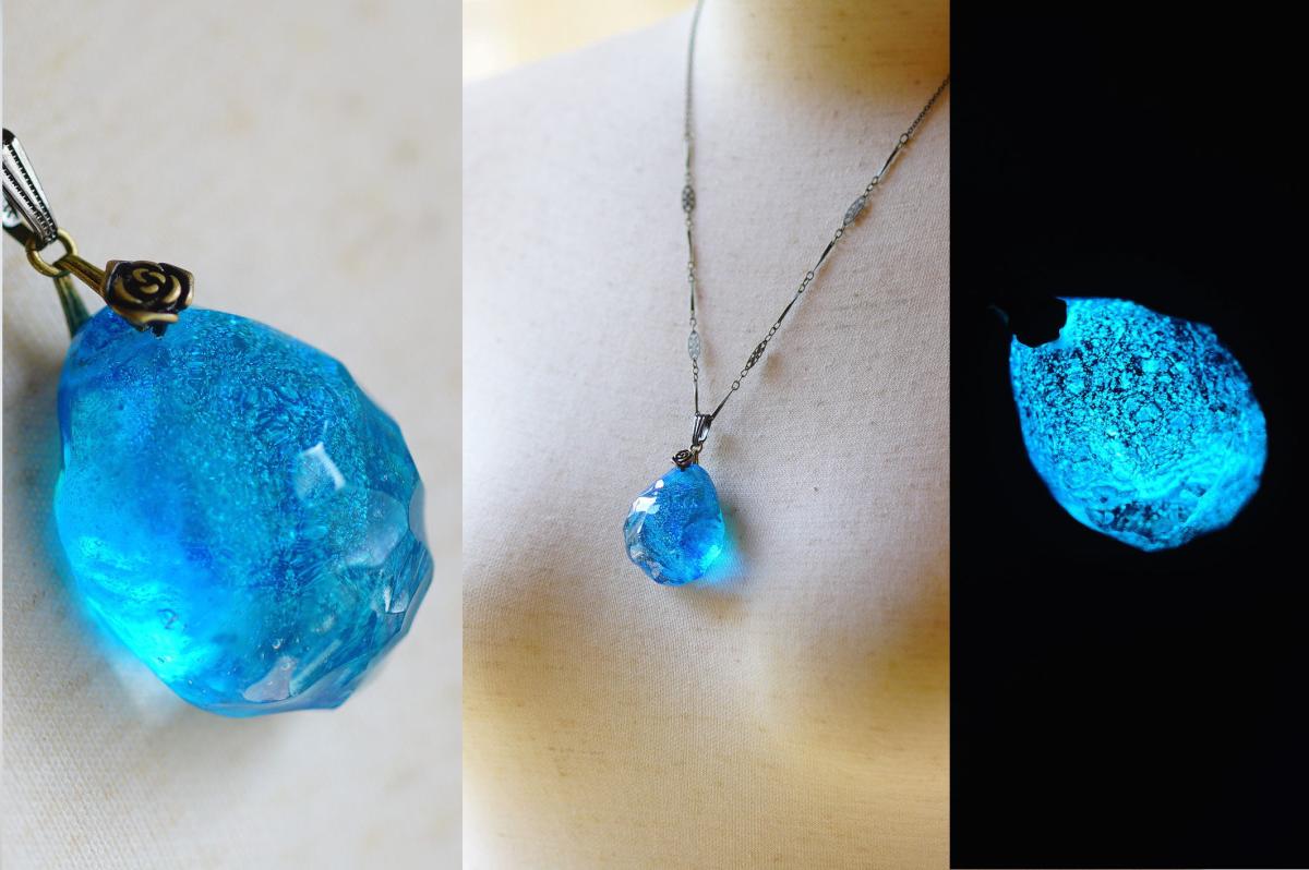 水の誕生 ～ 時雫の結晶 ～ ラフォルム ガラスジュエリー ガラスアクセサリー