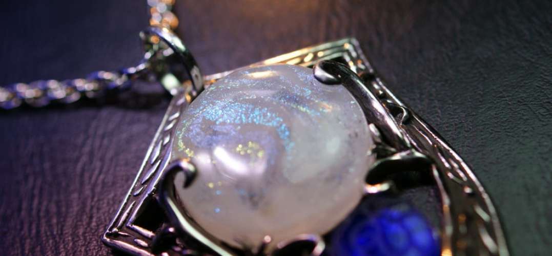 Illusional crest ～ 幻影の紋章 ～ ラフォルム ガラスジュエリー ガラスアクセサリー