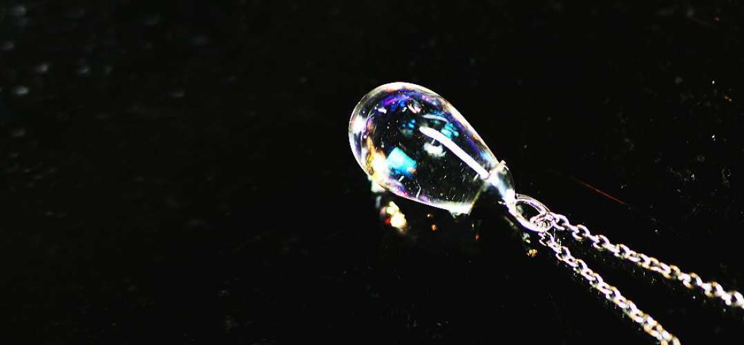 虹色の夢、叶う時 ラフォルム ガラスジュエリー ガラスアクセサリー