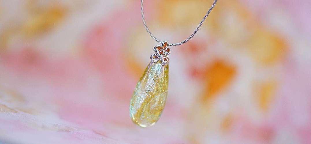 Dichroic amber drop ～ 琥珀色の涙 ～ ラフォルム ガラスジュエリー ガラスアクセサリー