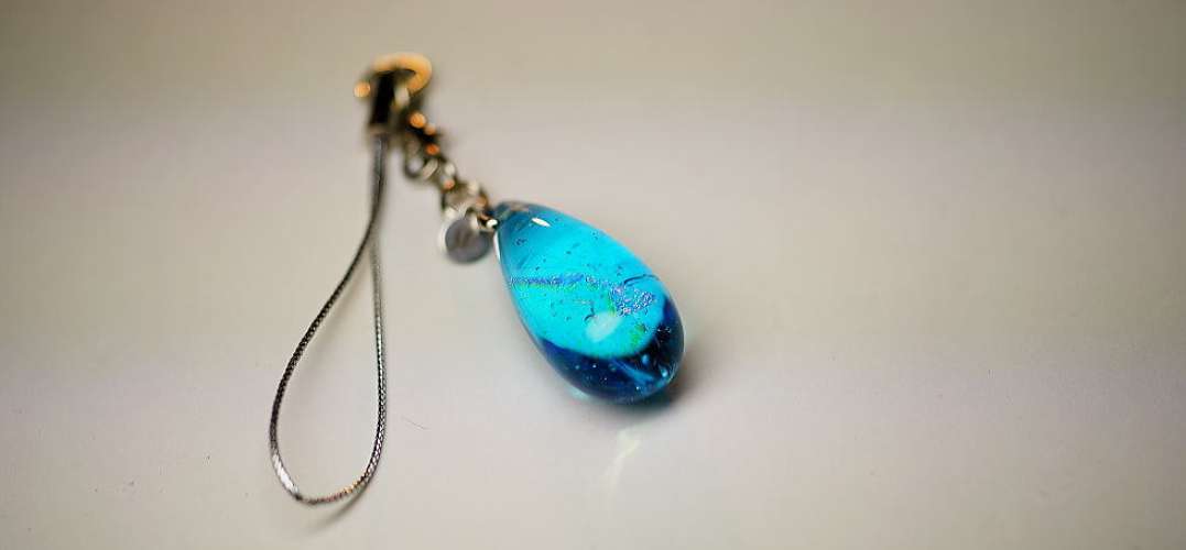 彩雲のBlue tear ラフォルム ガラスジュエリー ガラスアクセサリー