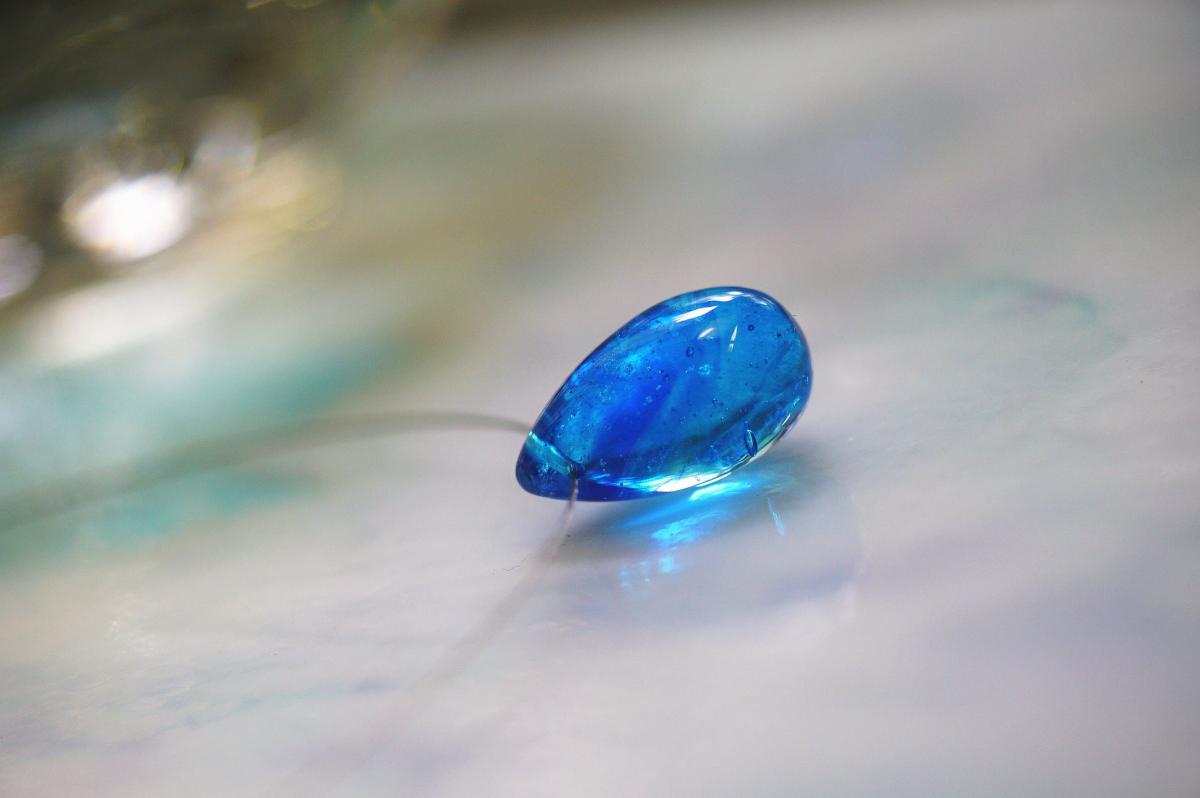 氷姫のBlue tear ラフォルム ガラスジュエリー ガラスアクセサリー